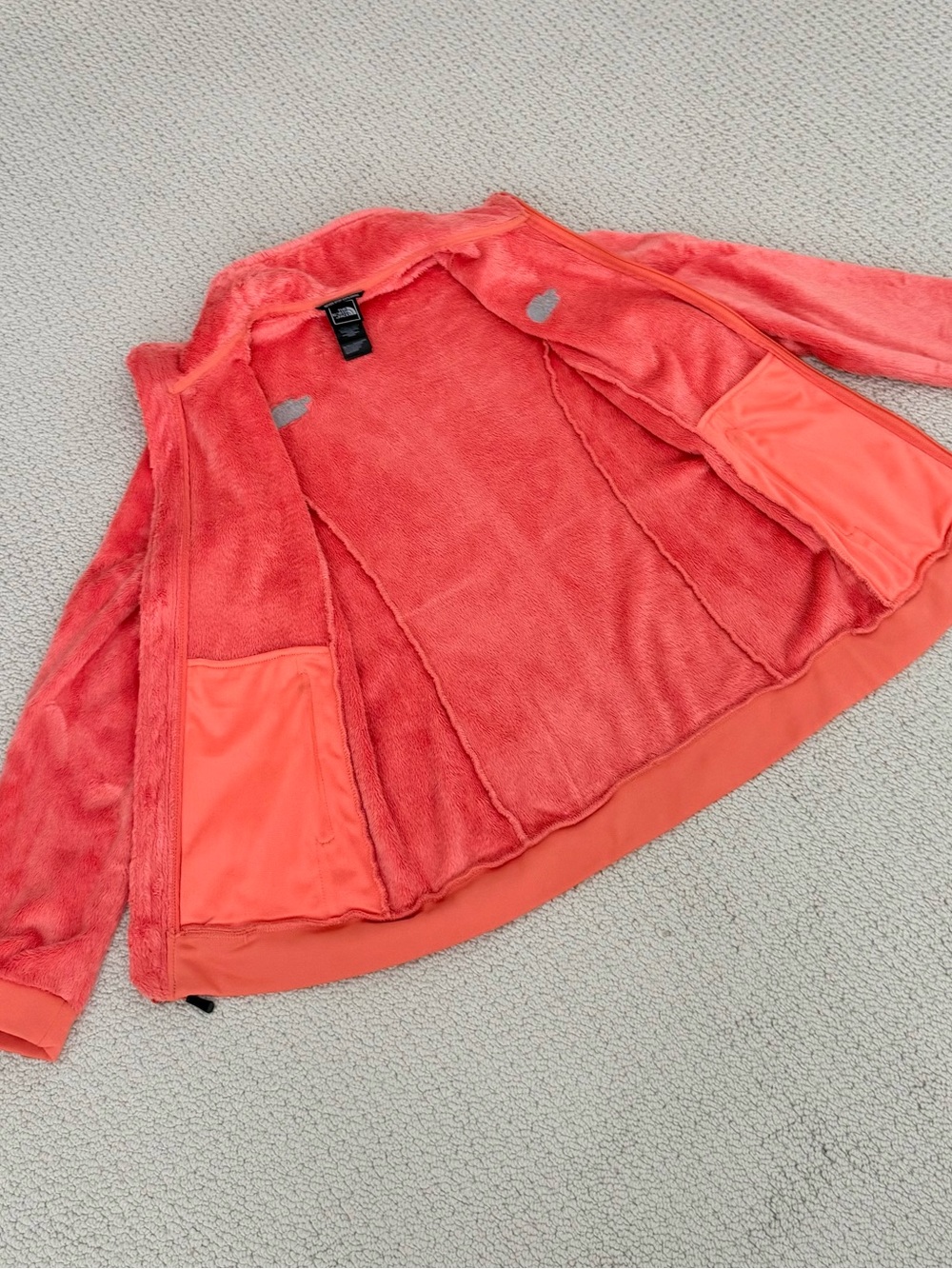 The North Face Osito Fleece Jacket - Picture 9 of 11